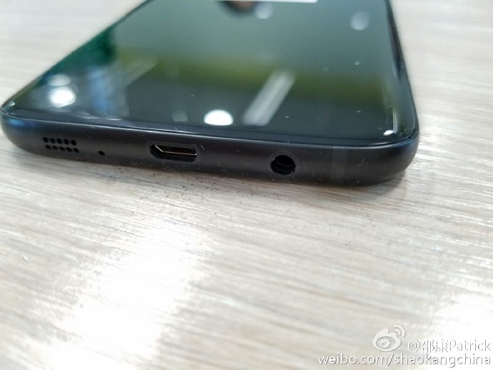 s7-edge-glossy-black-3 s7-edge-glossy-black-3