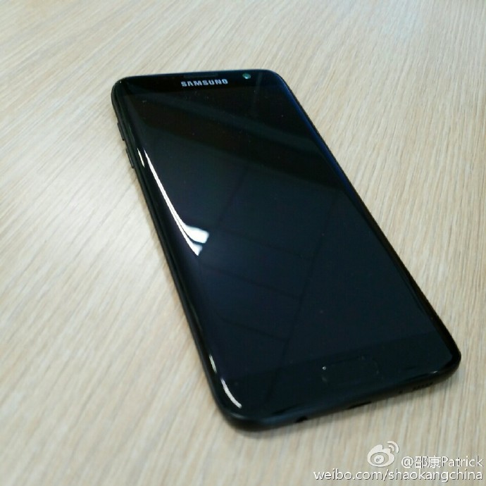s7-edge-glossy-black-7 s7-edge-glossy-black-7