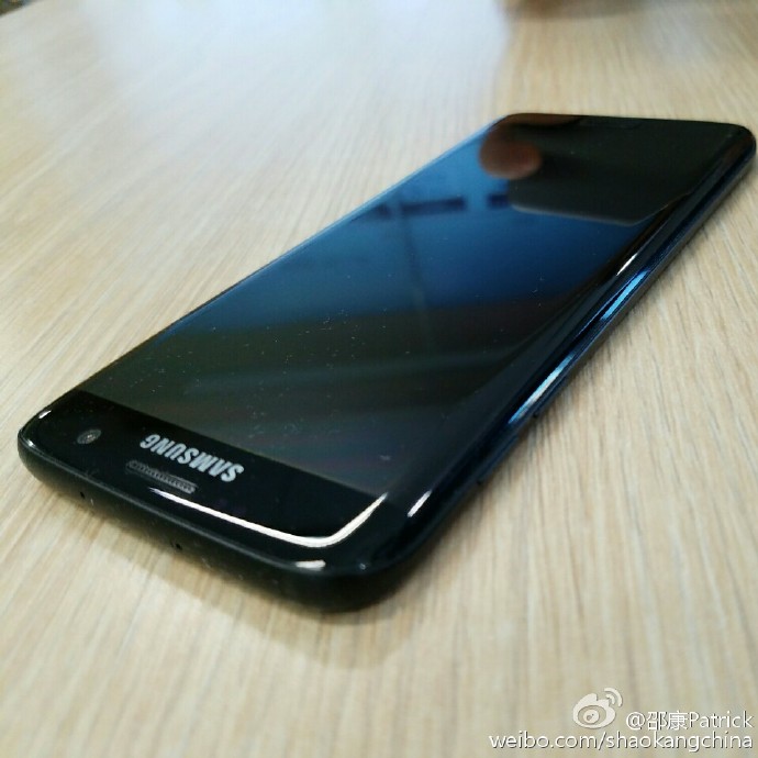 s7-edge-glossy-black-9 s7-edge-glossy-black-9