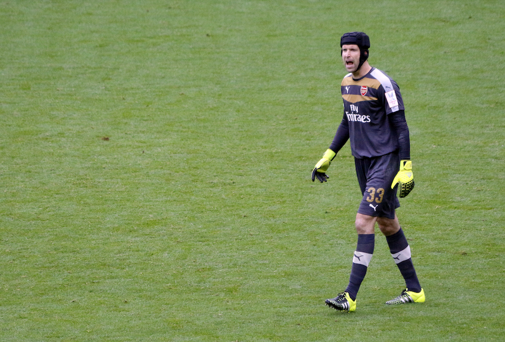 Emirates_Cup_-_Arsenal_v_Wolfsburg_(19576570504) Emirates_Cup_-_Arsenal_v_Wolfsburg_(19576570504)