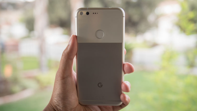 google-pixel-xl-initial-review-aa-34-of-48-back-featured-792x446 google-pixel-xl-initial-review-aa-34-of-48-back-featured-792x446