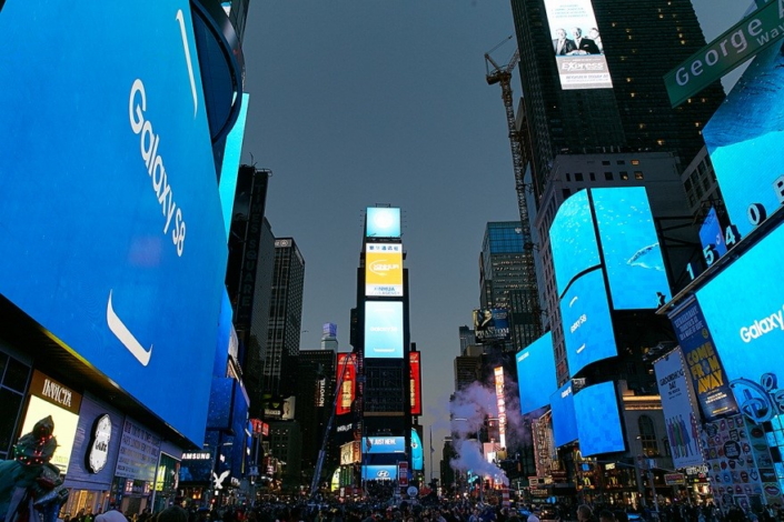s8-times-square-1 s8-times-square-1