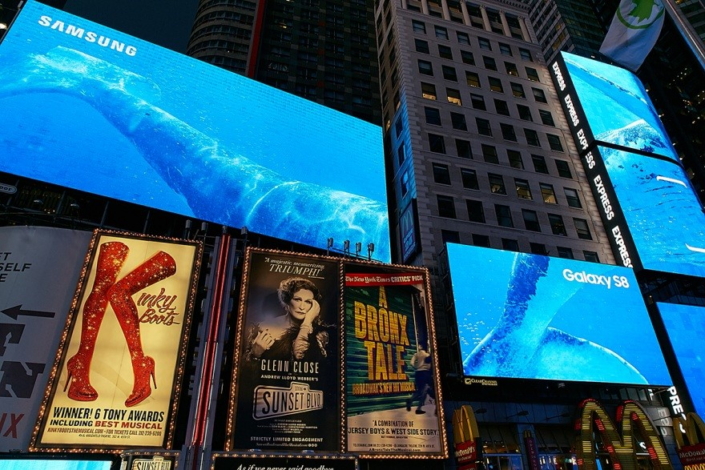 s8-times-square-2 s8-times-square-2