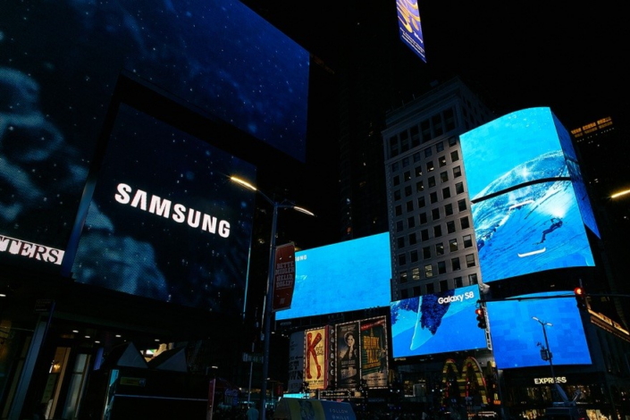 s8-times-square-3 s8-times-square-3