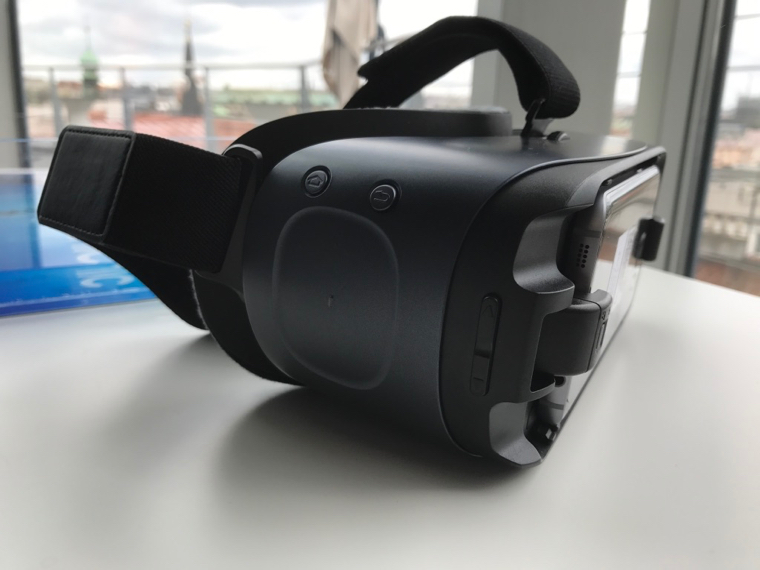 Gear VR remote 10 Gear VR remote 10