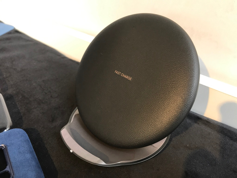 Samsung Wireless Charger Convertible SM 1 Samsung Wireless Charger Convertible SM 1