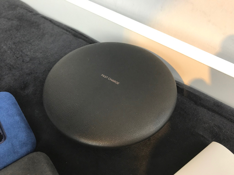 Samsung Wireless Charger Convertible SM 3 Samsung Wireless Charger Convertible SM 3