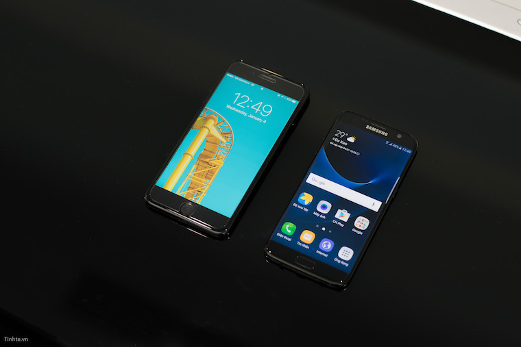 iPhone 7 Jet Black Galaxy S7 Edge Black Pearl 3