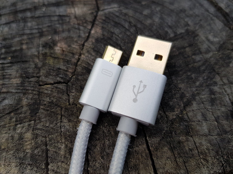 Powerbanka Maxco Razor baleni 2