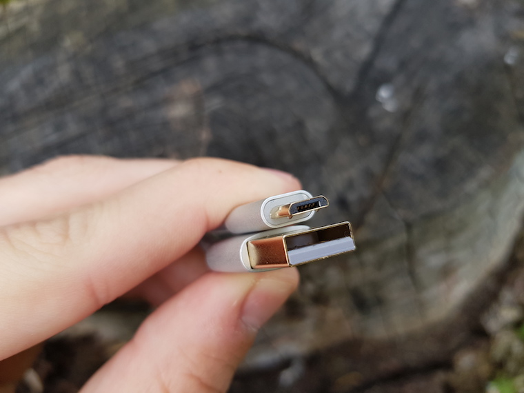 Powerbanka Maxco Razor baleni 3