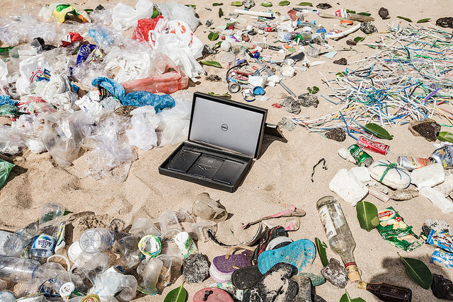 Dell obal z recyklovaneho plastu 2