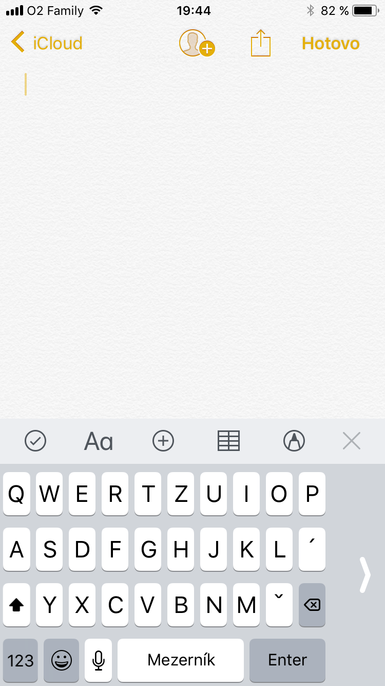 iOS 11 klavesnice jednou rukou 2 iOS 11 klavesnice jednou rukou 2