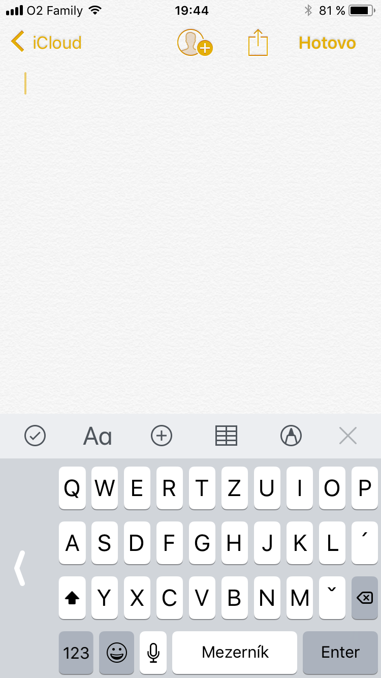 iOS 11 klavesnice jednou rukou 3 iOS 11 klavesnice jednou rukou 3