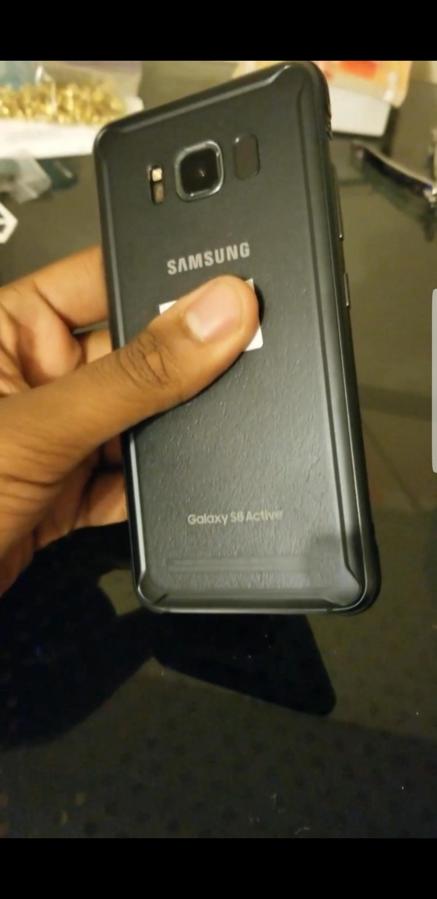 Samsung-Galaxy-S8-Active-Leaks-15