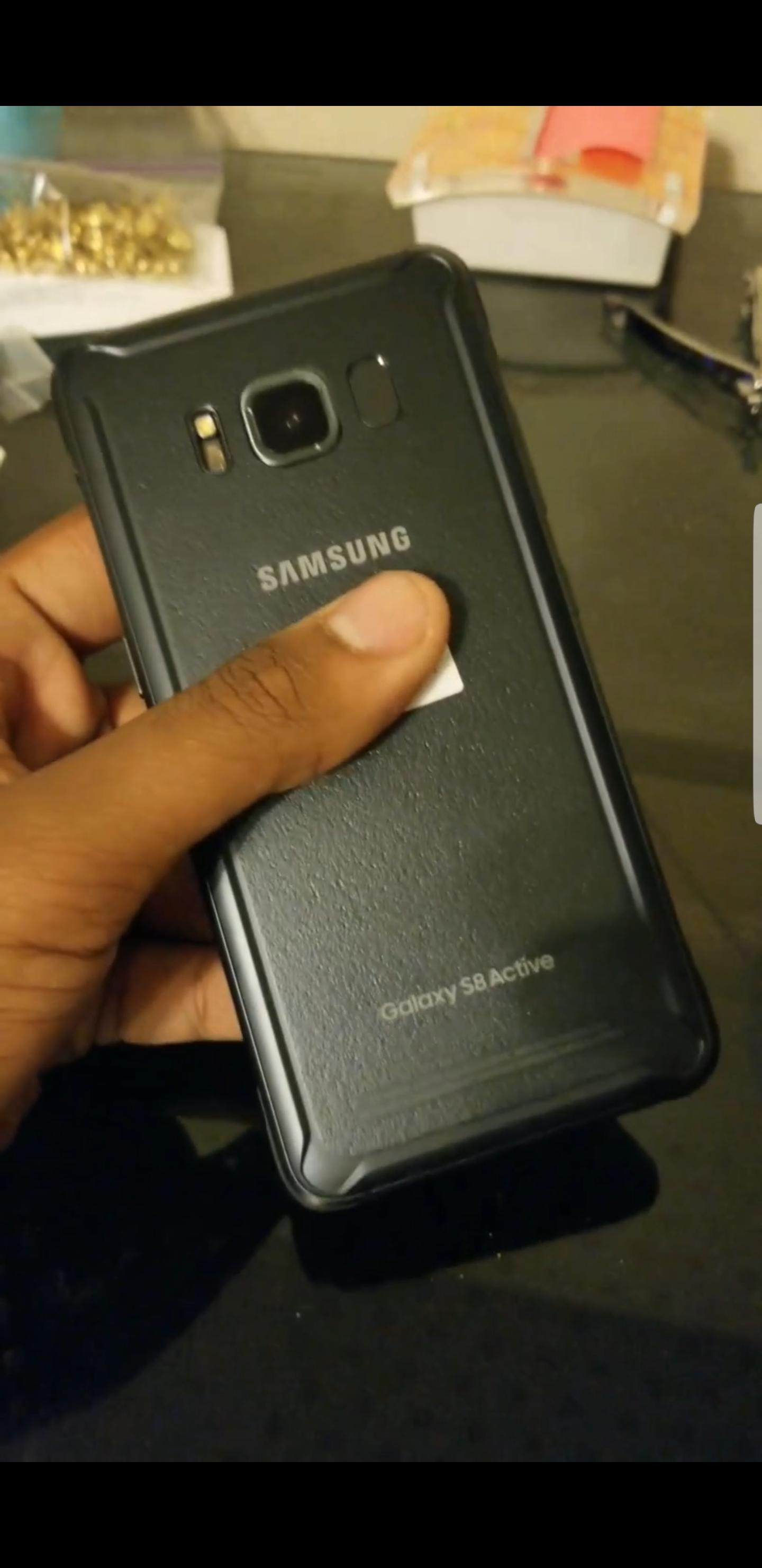 Samsung-Galaxy-S8-Active-Leaks-8