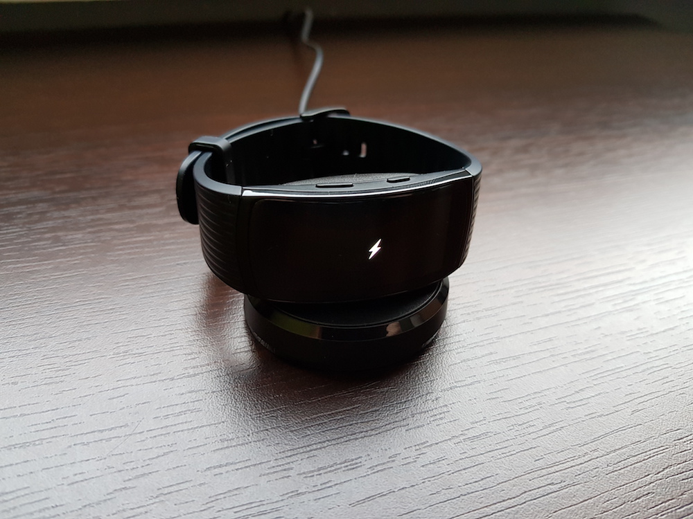 Samsung Gear Fit2 Pro nabijeni 1 Samsung Gear Fit2 Pro nabijeni 1