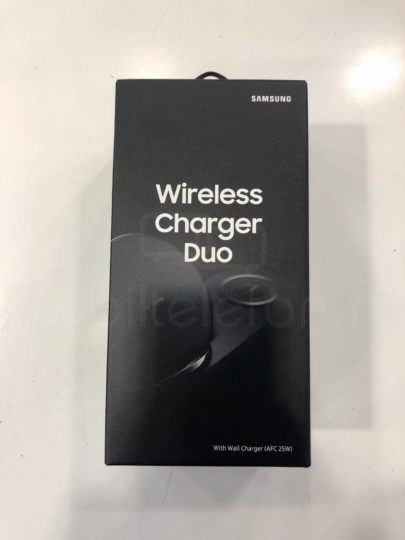 wireless-charger-duo-live-3-405x540 wireless-charger-duo-live-3-405x540