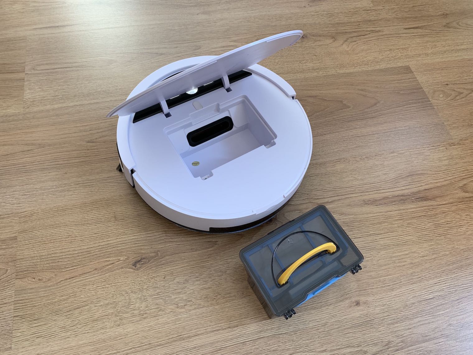Roboticky vysavač Evolveo RoboTrex H6 8 Roboticky vysavač Evolveo RoboTrex H6 8