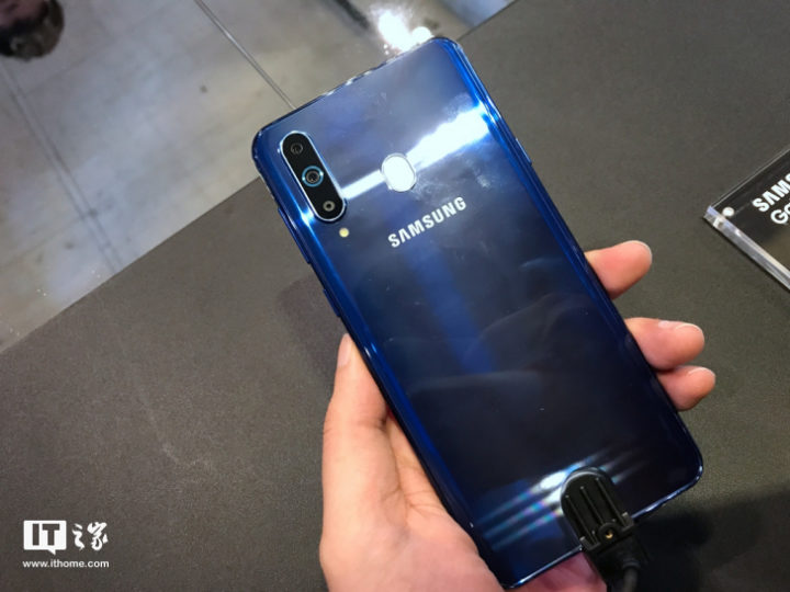galaxy-a8s-3-720x540 galaxy-a8s-3-720x540