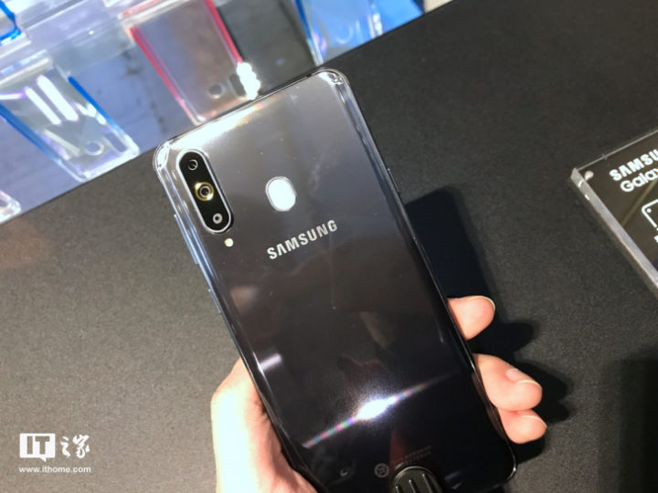 galaxy-a8s-4-720x540 galaxy-a8s-4-720x540