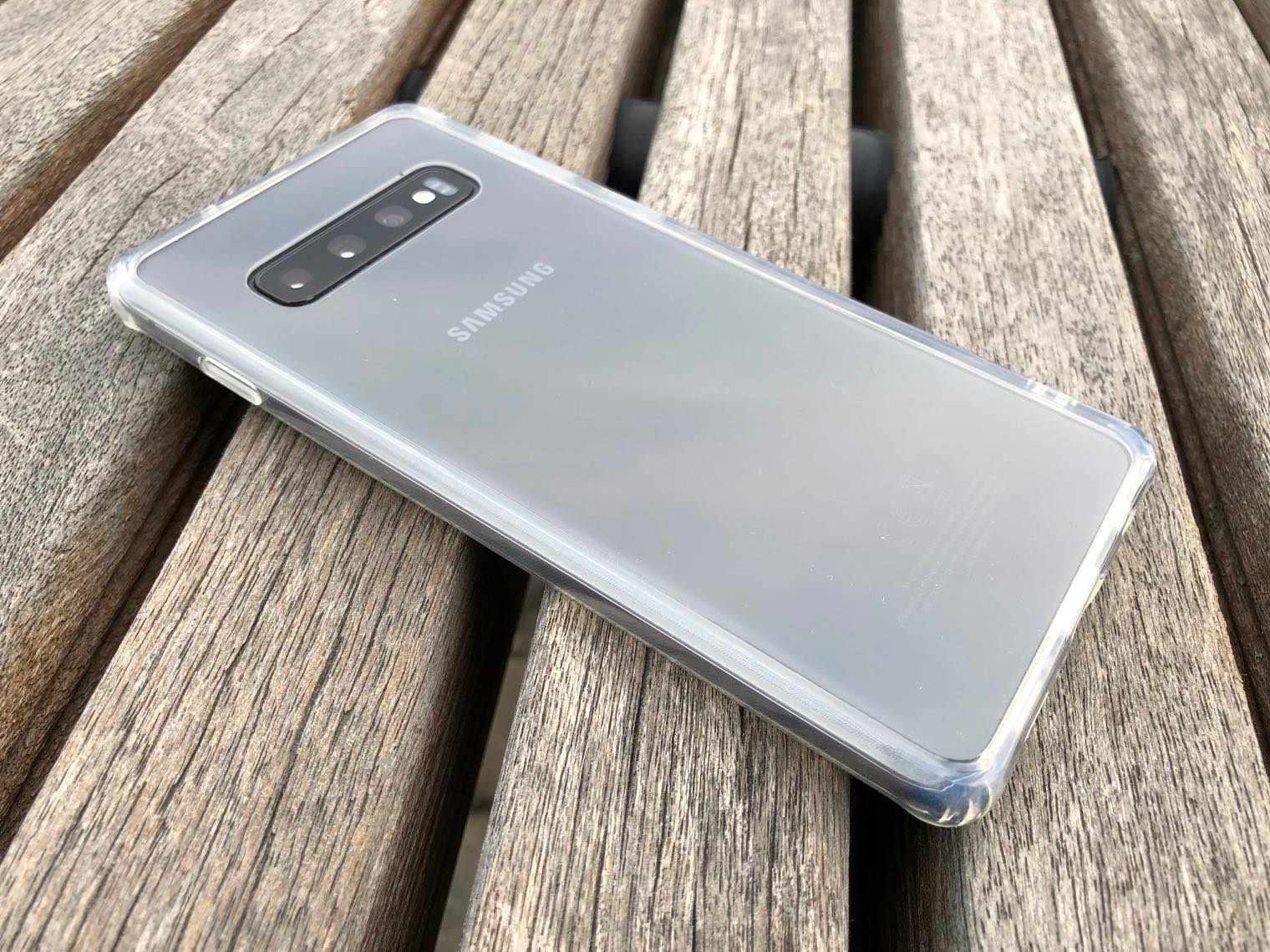 PanzerGlass ClearCase Galaxy S10_10-squashed
