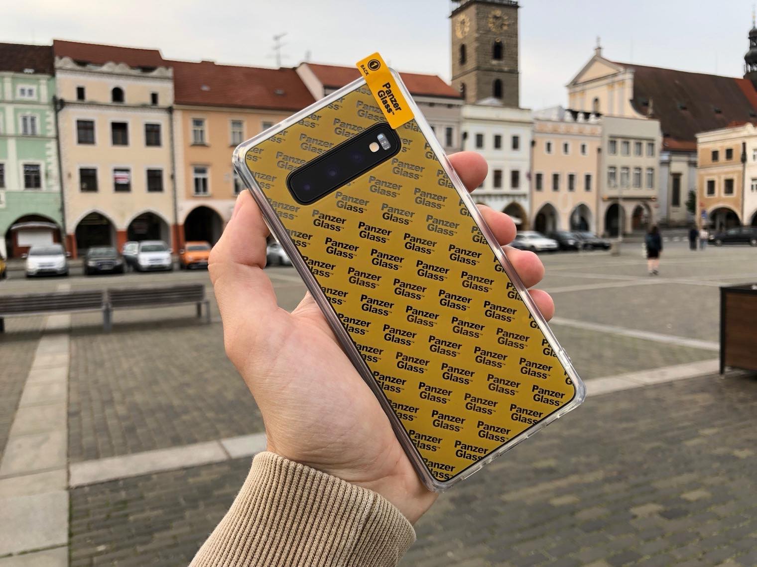 PanzerGlass ClearCase Galaxy S10_11-squashed