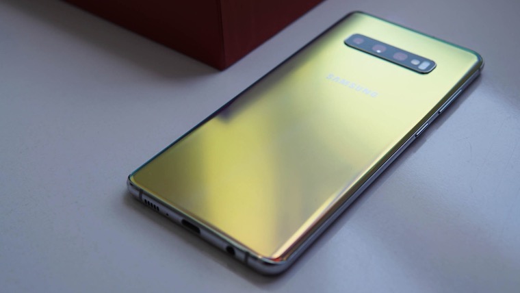 Samsung Galaxy S10+ Prism Silver fb Samsung Galaxy S10+ Prism Silver fb