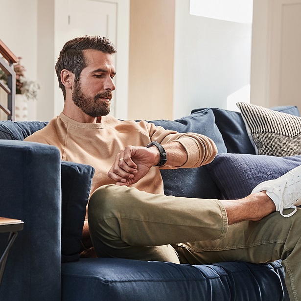 Fitbit Versa 2 Special Edition Smoke Woven 3