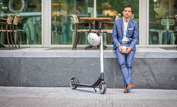 Elektrokoloběžka Ninebot by Segway Kickscooter ES2 5