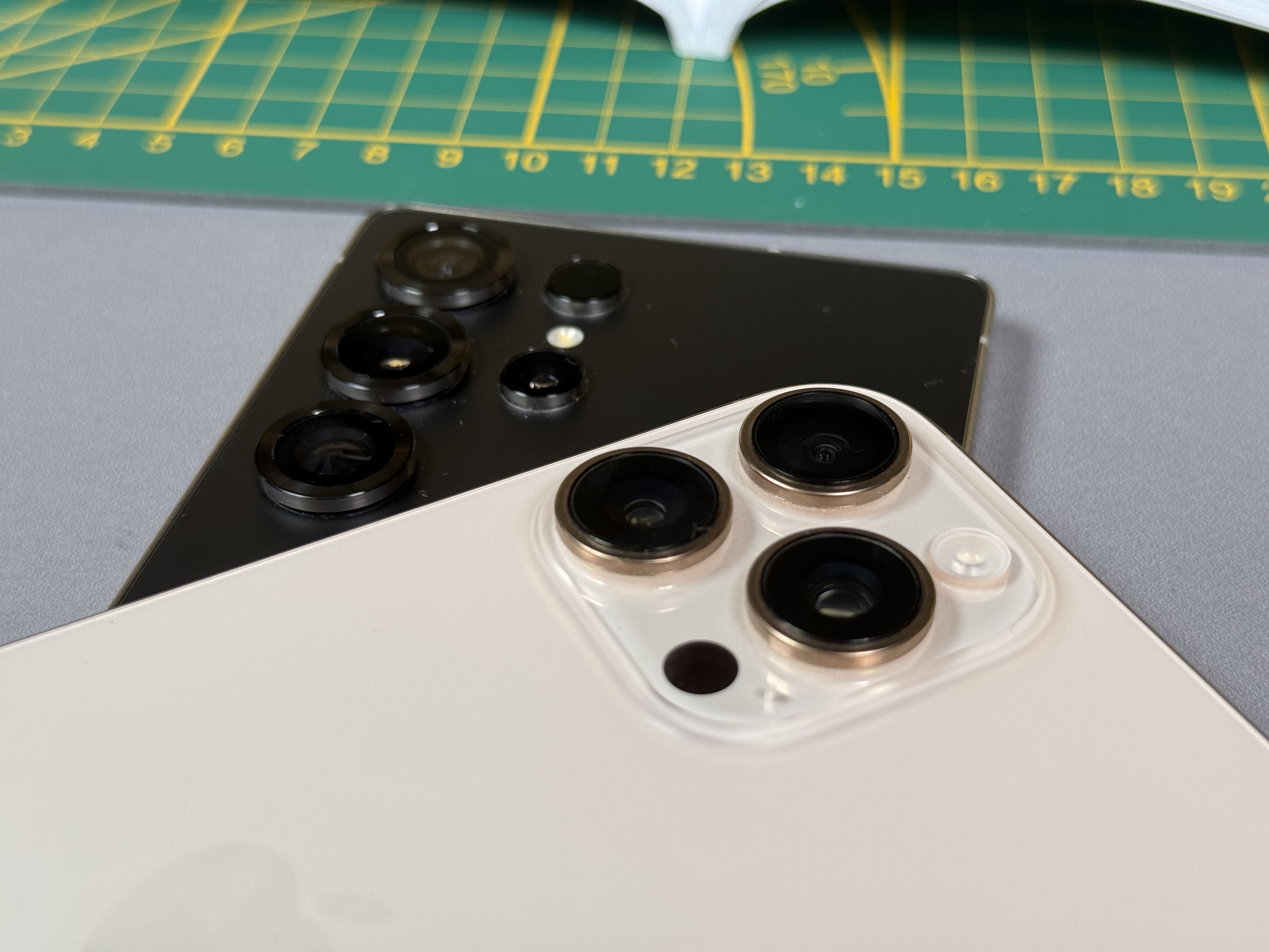 Galaxy S25 ultra a iPhone 16 Pro Max